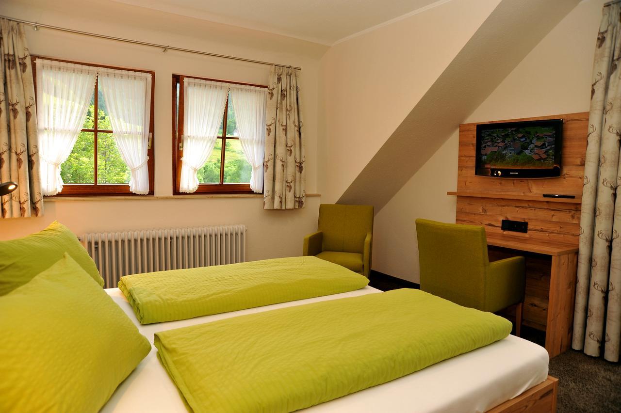 Hotel Gasthaus Zum Hirschen Simonswald Eksteriør billede