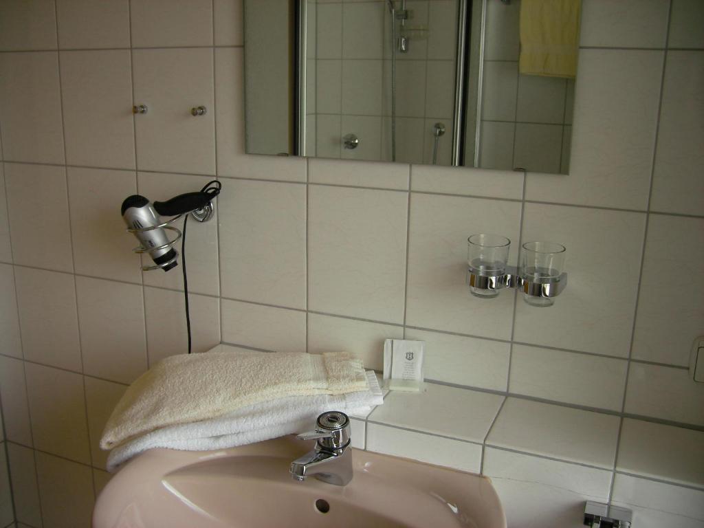 Hotel Gasthaus Zum Hirschen Simonswald Værelse billede